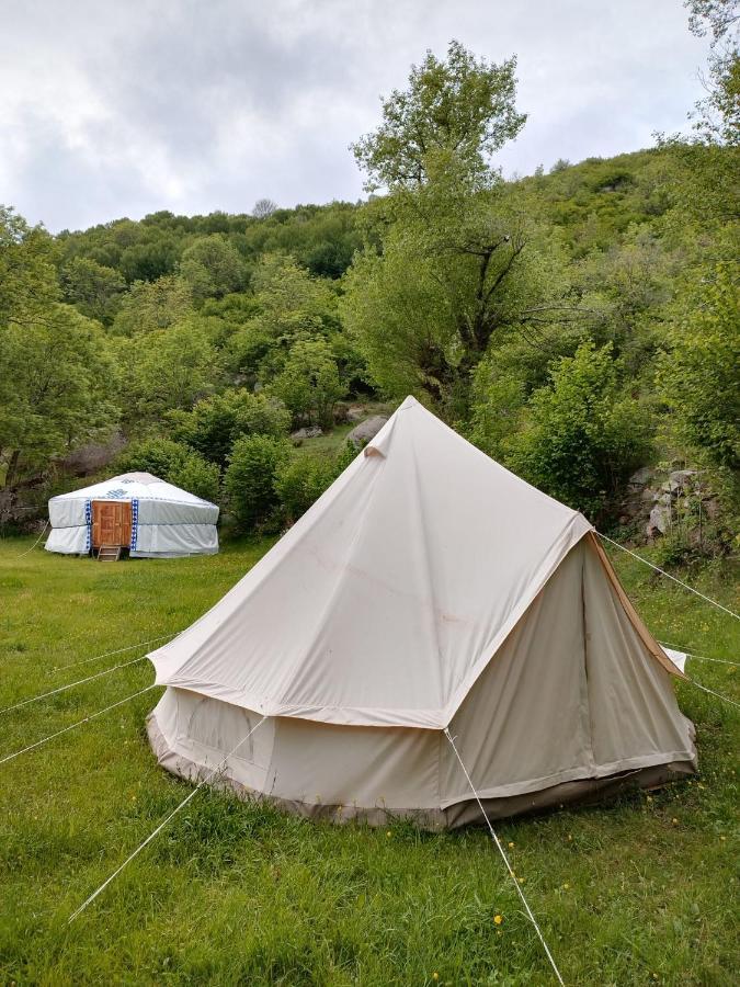 Отель Tente Style Tepee Confort Латур-де-Кароль Экстерьер фото